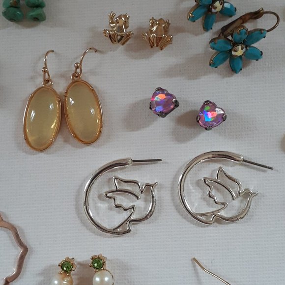 Lot Pierced earrings J. Crew, Avon, etc. with J. Crew Leather Zippered Pouch - Picture 15 of 16